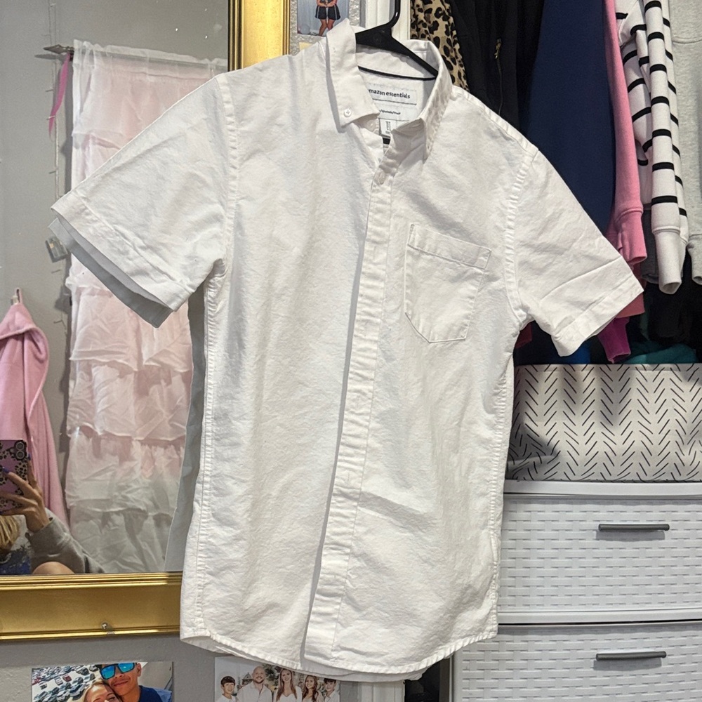 Amazon Essentials Men's Casual White Button Down Shirt